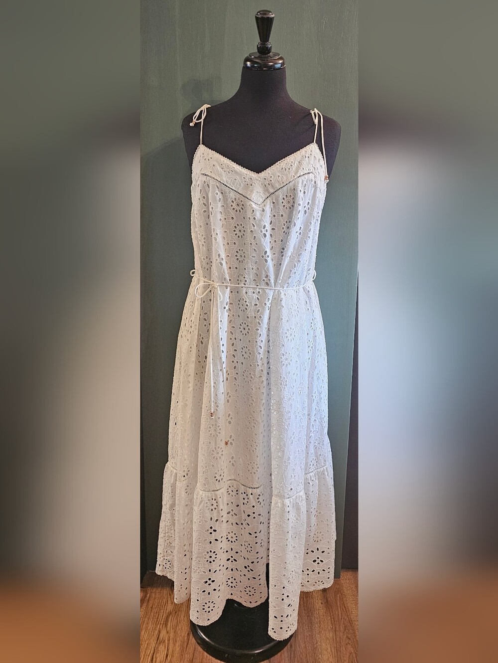 NWT Kivari Eyelet Dress